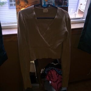 Croped knitted Long sleeve (M) great condition